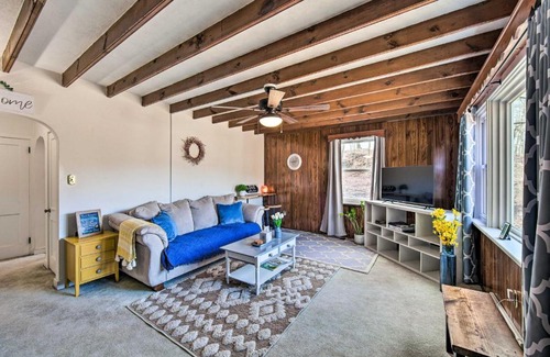 Mohnton House | Pet-Friendly Mohnton House Near Golf Course!