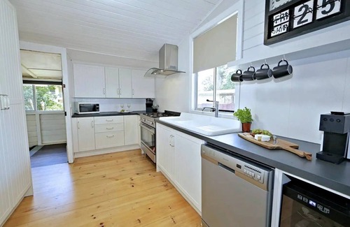 Bundaberg West House | Pet Friendly Near CBD Sleeps 10 Free Wifi Netflix Fullair con Close to Hospital