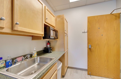 New Kensington Apartment | Pet-Friendly New Kensington Apt w/Shared Perks