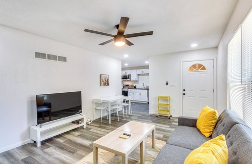 Lenexa Condo | Pet-Friendly Overland Park Condo with Pool Access!