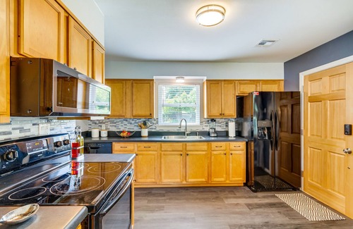 Southeast Pensacola House | Pet-Friendly Pensacola Home w/Sunny Backyard!