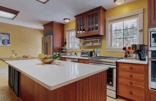 Southern Coast House | Pet Friendly | Pool | 7 NIGHT STAY DISCOUNT | Bayley Vacation Rentals