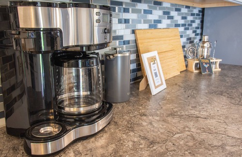 Summerlee House | Pet Friendly*Pool Table*Heated Patio Green Door Getaway @ New River Gorge NP
