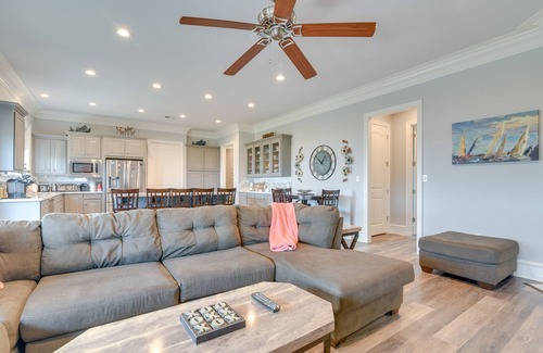 Lakeview  Jefferson County House | Pet-Friendly Port Arthur Retreat w/Fishing Pier!