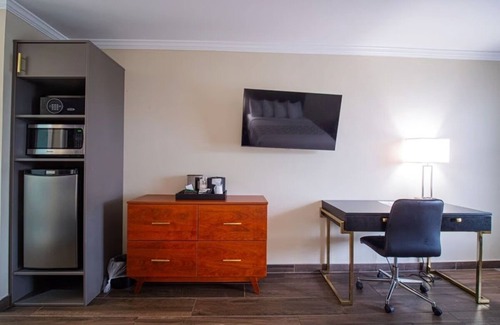 Ocala Hotel | Pet-friendly Property with Free Parking and Free Breakfast, Seasonal Pool