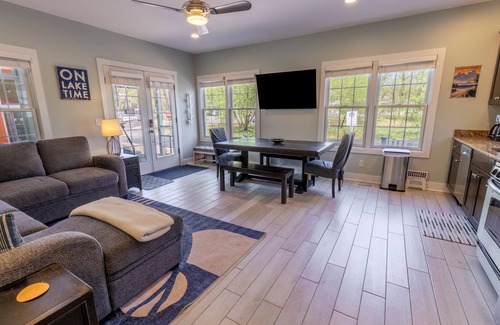 Michigan City Cottage | Pet Friendly Resort Charmer w/Golf Cart