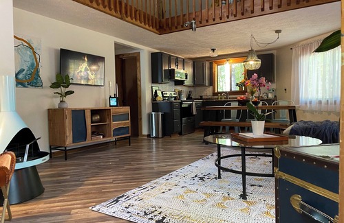 Ellijay Cabin | Pet-Friendly Retreat with Hot Tub and Resort Amenities! Stunning Views!