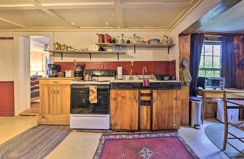 Granville House | Pet-Friendly Roxbury Farmhouse on 350 Acres!
