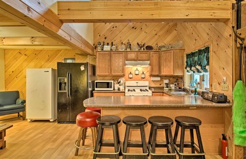 Rumney Cabin | Pet-Friendly Rumney Cabin on Stinson Lake!