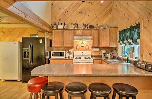 Rumney Cabin | Pet-Friendly Rumney Cabin on Stinson Lake!