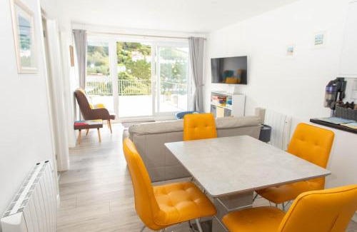 Millendreath Apartment | Pet Friendly Sea view Villa Millendreath Looe