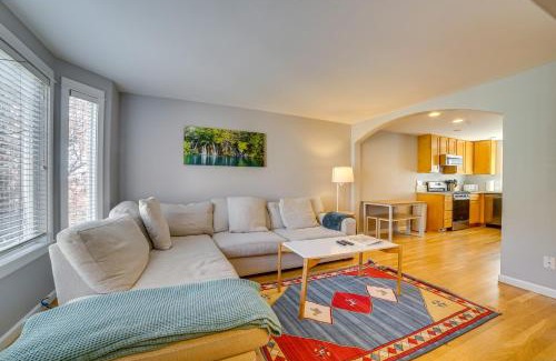 Licton Springs House | Pet-Friendly Seattle Townhome Less Than 1 Mile to Lake!