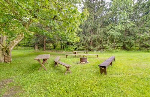 Smithmill House | Pet-Friendly Smithmill Retreat with Hunting On-Site!