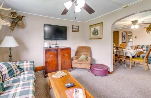 Smithmill House | Pet-Friendly Smithmill Retreat with Hunting On-Site!