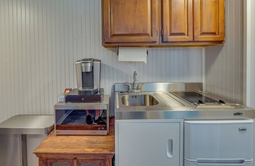 Staatsburg Apartment | Pet-Friendly Staatsburg Studio - Near State Park