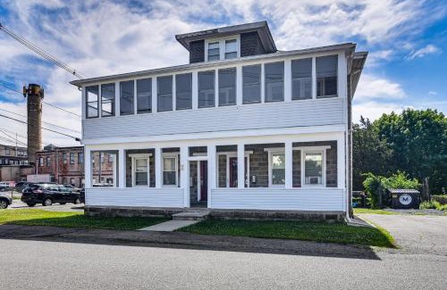 Stoughton Apartment | Pet-Friendly Stoughton Apartment with Outdoor Space