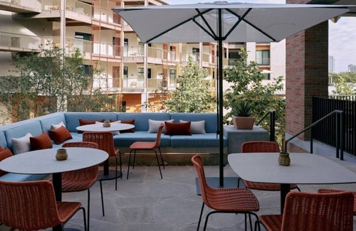 Travis Heights House | Pet-Friendly Studio Perfect for Couples Seeking Quiet Retreat | Unit w/Balcony