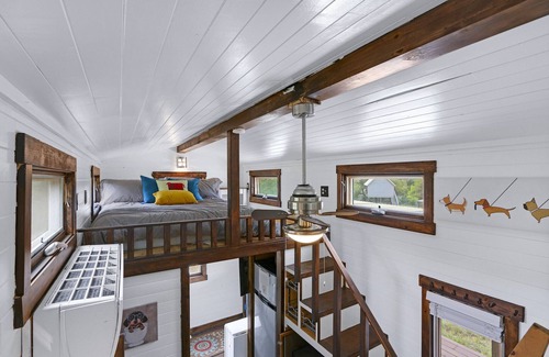 Dripping Springs House | Pet-Friendly Tiny Home in Dripping Springs w/Hill Country Views