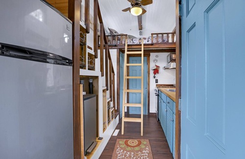 Dripping Springs House | Pet-Friendly Tiny Home in Dripping Springs w/Hill Country Views
