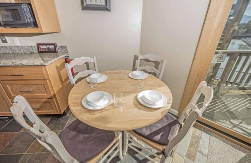Al Tahoe Condo | Pet Friendly Tahoe Keys Condo Walking Distance to the Lake -Monthly Stays