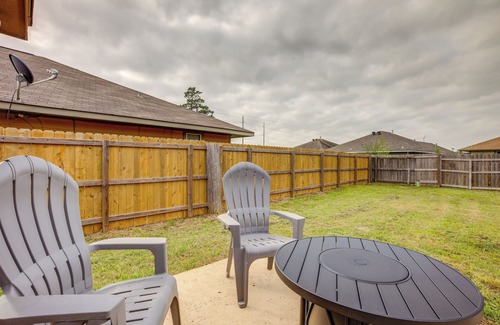 Bryan Cottage | Pet-friendly Texas Retreat w/Fenced-in Yard!