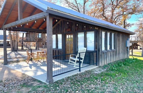 Elm Mott Ski Chalet | Pet Friendly The Cardinal Cabin 15MIN to Magnolia