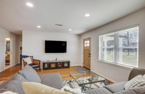 Tomball House | Pet-Friendly Tomball Cottage Steps to Downtown!