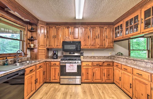 Weyers Cave House | Pet-Friendly VA Home ~ 30 Mi to Shenandoah NP