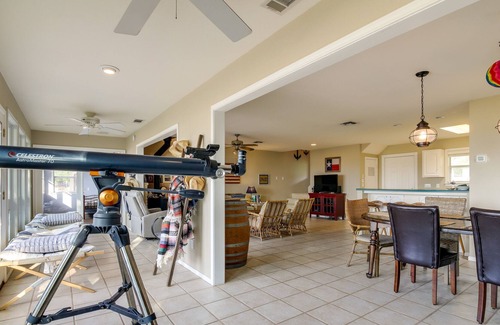Tow House | Pet-Friendly Vacation Rental in Texas!