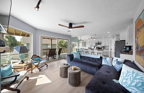 Pirates Beach House | Pet Friendly VIEWS 4 min to Beach New Listing