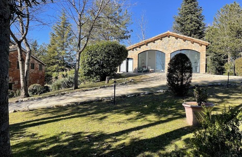 Amandola Villa | Pet-Friendly Villa with Garden