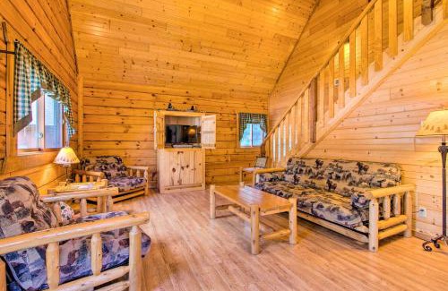 Warrens House | Pet-Friendly Warrens Cabin with Fire Pit!