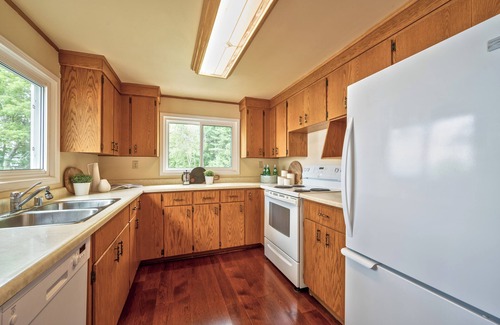 Hamilton Township Cottage | Pet friendly, waterfront cottage on Rice Lake with scenic lake views.