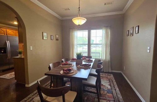 Calera House | Pet Paradise on Main: Fenced Yard Included!