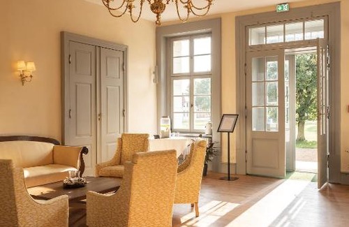 Redefin Hotel | Peter's Resort