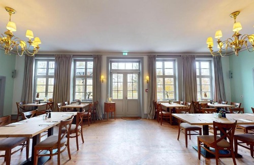 Redefin Hotel | Peter's Resort