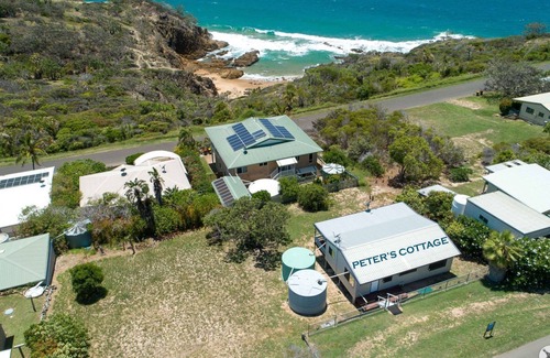 Seventeen Seventy House | PETERS COTTAGE at 1770 - amazing ocean views