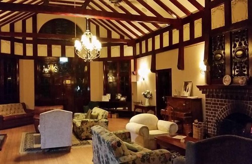 Armidale House | Petersons Armidale Winery & Guesthouse