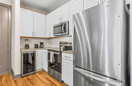 Florida Central Atlantic Coast Apartment | PetFriendly King Apt Top Amenities 15 min to Parks