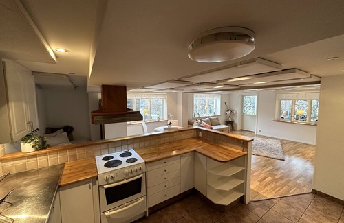 Hallonbergen Condo | Petfriendly part of a house with a garden
