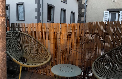 Les Martres-de-Veyre Apartment | Petit Appartement Douillet