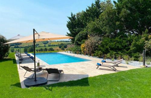 Seyches Villa | Petit Château Le Bouge, entire house - logement entier