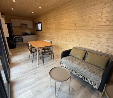 Barcelonnette Ski Chalet | Petit Chalet neuf avec jardin - La montagne Sud