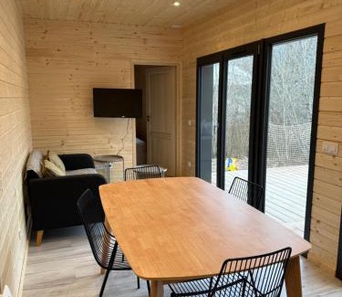 Barcelonnette Ski Chalet | Petit Chalet neuf avec jardin - La montagne Sud