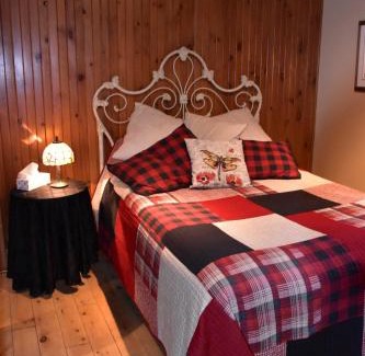 Sainte-Ann-des-Lacs Bed & Breakfast | PETIT COIN DE PARADIS