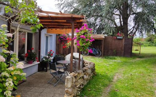 Saint-Pierre-la-Garenne House | Petit cottage