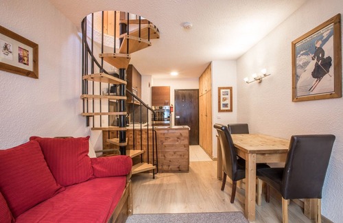 Chamonix City Centre Cottage | Petit Dru - an apartment that sleeps 4 guests next to the Aiguille du Midi
