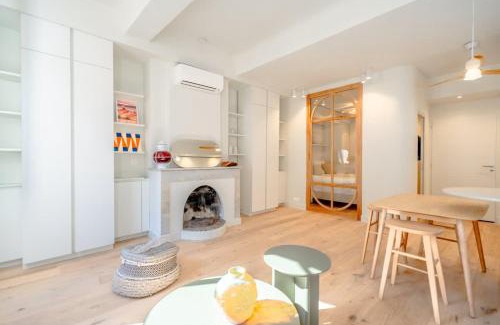 Old Town Apartment | Petit Gambetta l Bright & Fresh l Shellter Rentals