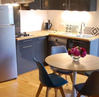 La Rochette House | PETIT GITE EN BRACONNE