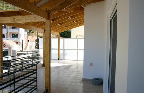 Loutraki-Agioi Theodoroi Hotel | Petit Palais Hotel